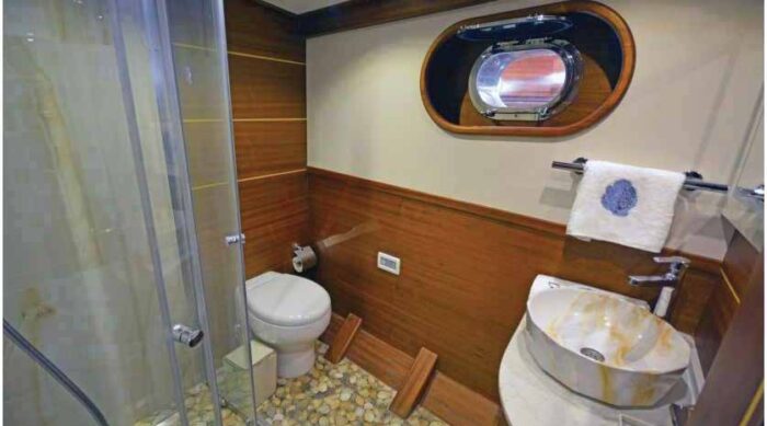 Carpe Diem Coral Yacht - Image 15