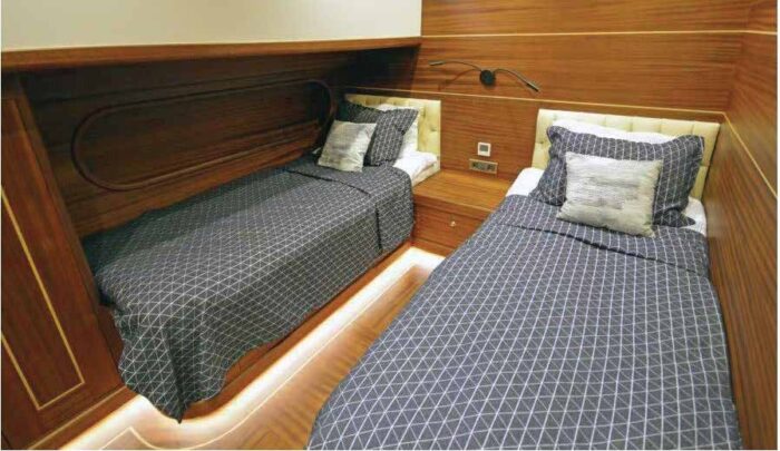 Carpe Diem Coral Yacht - Image 21