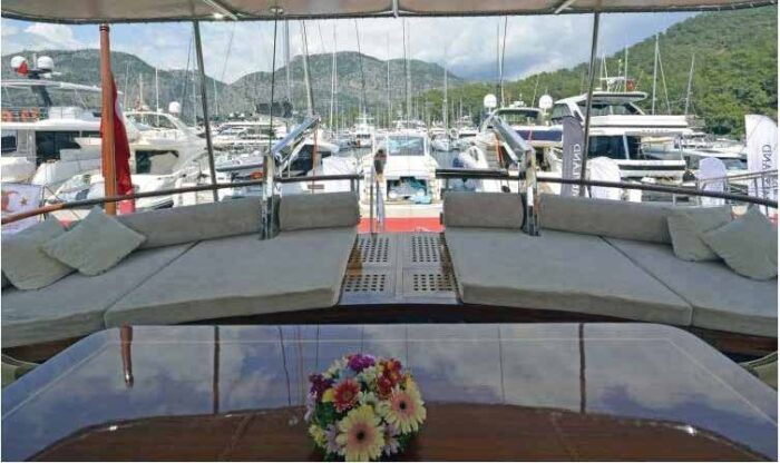 Carpe Diem Coral Yacht - Image 6