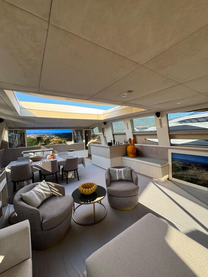 Kayanni Motor Yacht - Image 9