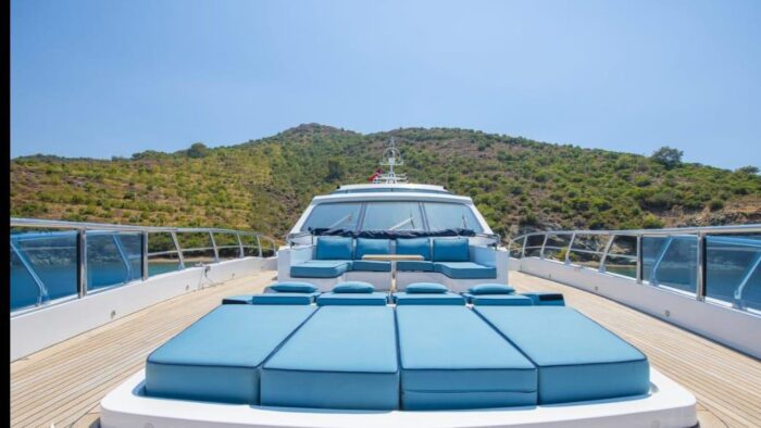 Ariela Yacht - Image 10