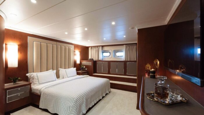 Custom Built 43M - Image 11