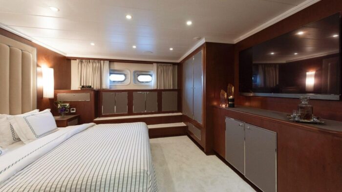 Custom Built 43M - Image 12