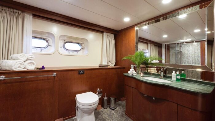 Custom Built 43M - Image 15