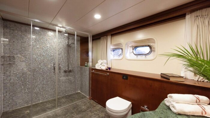 Custom Built 43M - Image 16