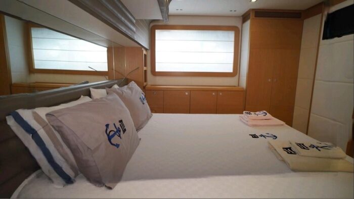 Ferretti 800 - Image 10