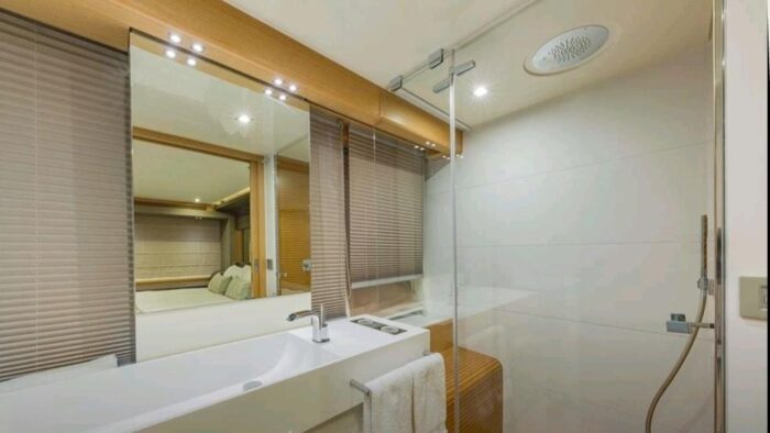 Ferretti 800 - Image 11