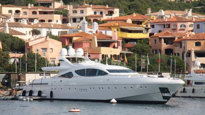 Mangusta 165 - Image 1