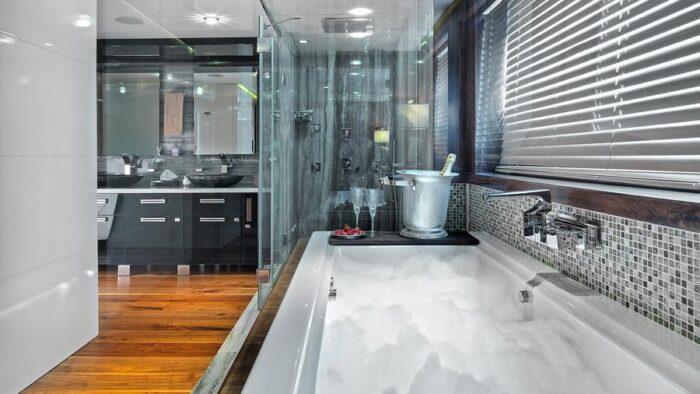Super Yacht - Image 28