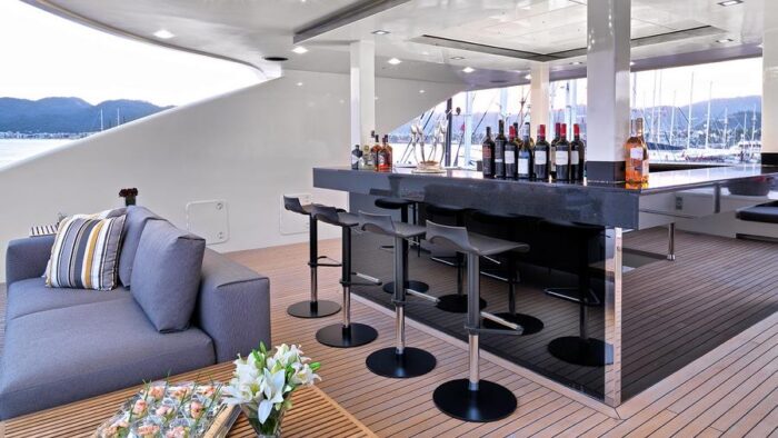 Super Yacht - Image 6